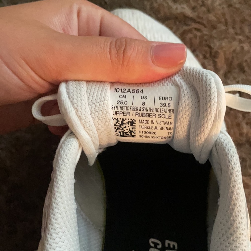 ASICS - Picture 5 of 5